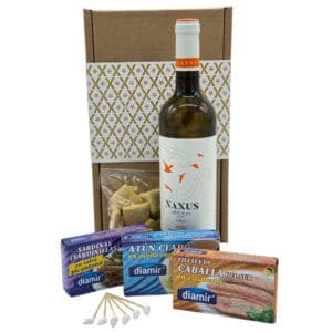 Naxus Verdejo Wein mit spanischem Meeresfrüchte-Set, darunter Sardinen, Thunfisch in Olivenöl und Muscheln, gefolgt von spanischen Käse- und Fleischsnacks – direkt aus Spanien, ideal für kulinarische Geschenke und Genuss.