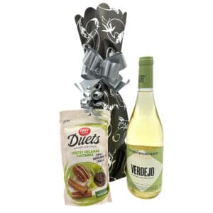 Knackiger spanischer Geschenkwein mit Chips, ideal für Tapas, aus Spanien, mareni.com, perfekte Geschenkideen aus Spanien, spanische Spezialitäten, edle Wein- und Snack-Kombinationen, hochwertige spanische Lebensmittel, authentische spanische Produkte, direkt aus Spanien, Genussmomente aus Spanien.