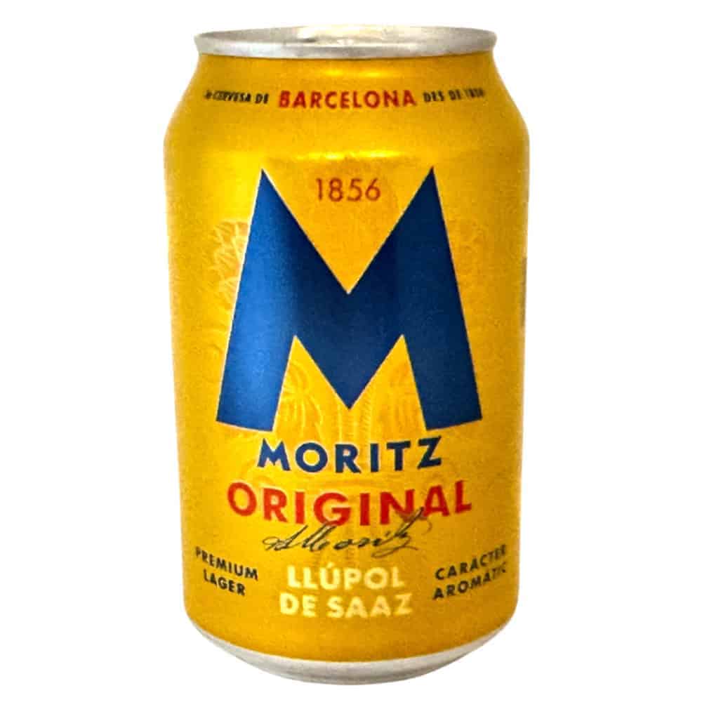 Erfrischendes spanisches Bier, Moritz Original in gelber Dose mit blauem M-Logo, ideal für Bierliebhaber, direkt aus Spanien.