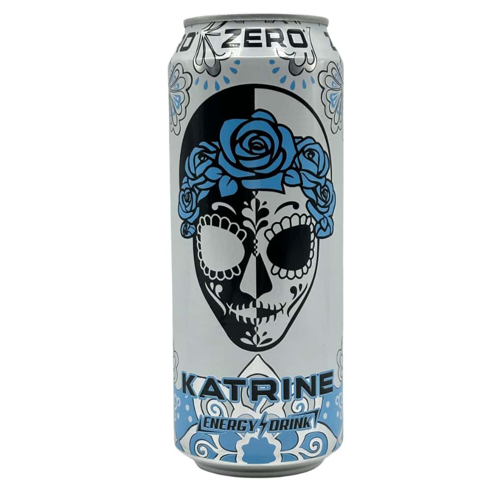 Drink in 500 ml Dose mit auffälligem Totenkopf-Design und blauen Rosen, ideal für einen Energieschub unterwegs.